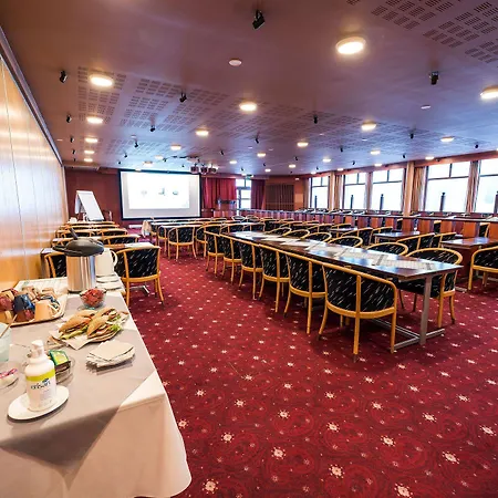 Tiiranlinna Hotel 2*